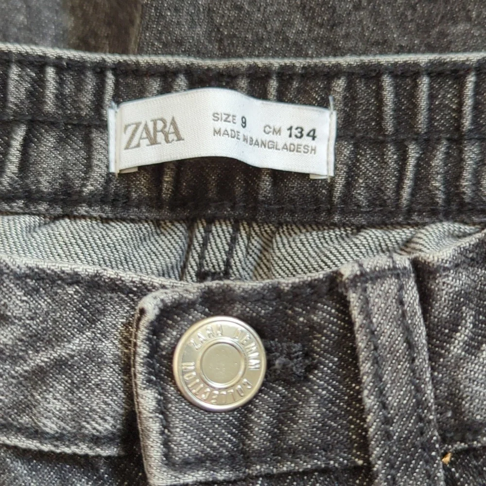 Zara Girls Black Mom Fit Distressed Elastic Waist Jeans Size 9